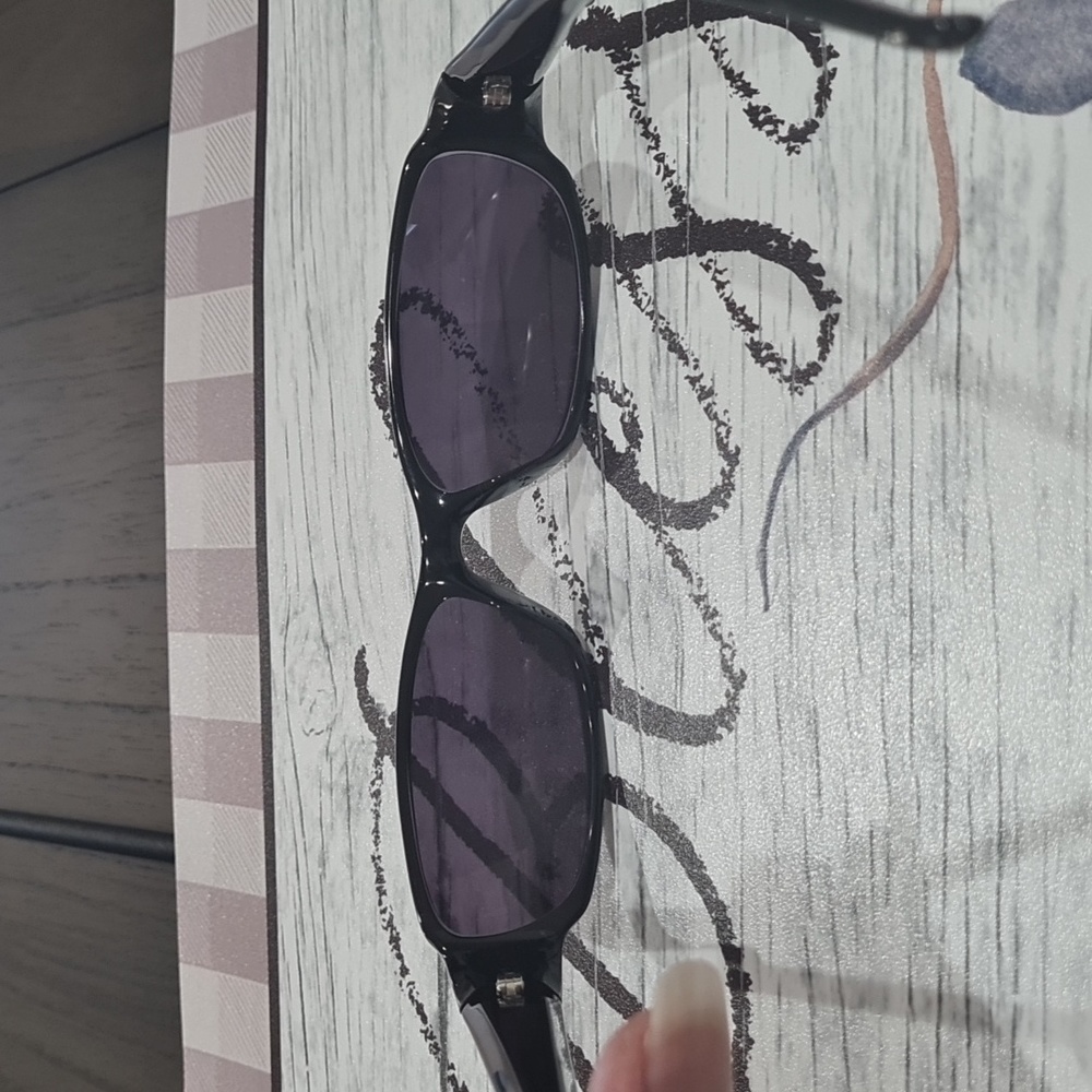 ✨GUCCI GLASSES✨ - Picture 8 of 13